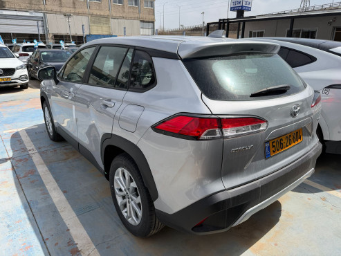 טויוטה קורולה קרוס 2026 במחיר 167,990 ש״ח - תמונה 2 טויוטה קורולה קרוס 2026 במחיר 167,990 ש״ח - תמונה 2