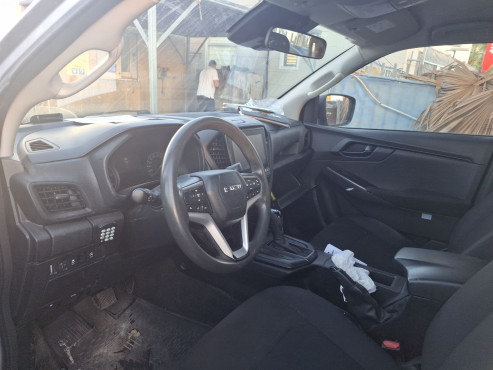 איסוזו D-MAX 2022 במחיר 170,844 ש״ח - תמונה 2 איסוזו D-MAX 2022 במחיר 170,844 ש״ח - תמונה 2