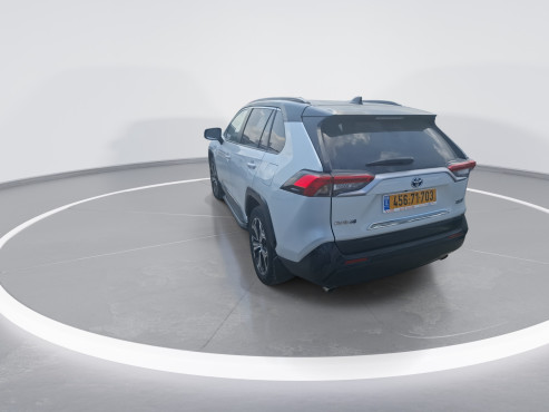 טויוטה RAV 4 PLUG IN 2023 במחיר 192,000 ש״ח - תמונה 7