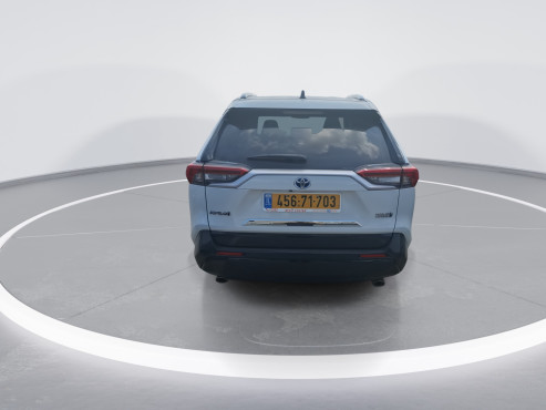 טויוטה RAV 4 PLUG IN 2023 במחיר 192,000 ש״ח - תמונה 8