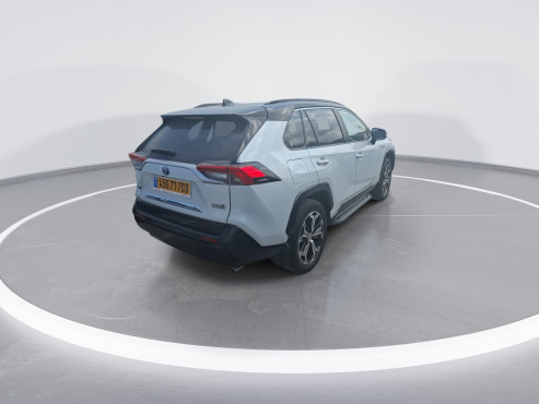 טויוטה RAV 4 PLUG IN 2023 במחיר 192,000 ש״ח - תמונה 9