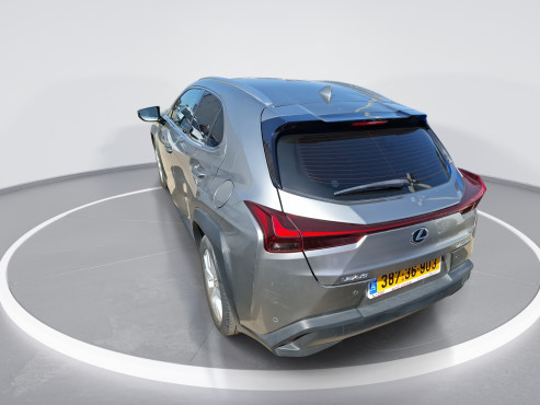 לקסוס UX 2023 במחיר 138,413 ש״ח - תמונה 8