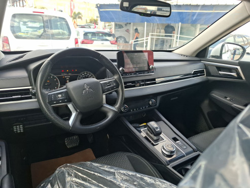 מיצובישי אאוטלנדר 2023 במחיר 126,150 ש״ח - תמונה 2 מיצובישי אאוטלנדר 2023 במחיר 126,150 ש״ח - תמונה 2