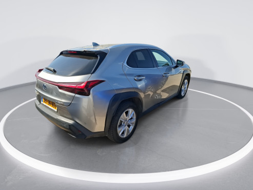 לקסוס UX 2023 במחיר 153,925 ש״ח - תמונה 9