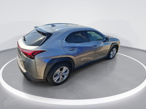 לקסוס UX 2023 במחיר 153,925 ש״ח - תמונה 10