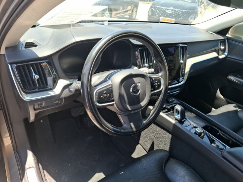 וולבו V60 2021 במחיר 121,128 ש״ח - תמונה 2 וולבו V60 2021 במחיר 121,128 ש״ח - תמונה 2