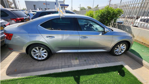 סקודה סופרב 2020 במחיר 114,400 ש״ח - תמונה 4 סקודה סופרב 2020 במחיר 114,400 ש״ח - תמונה 4