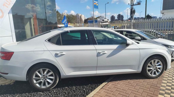 סקודה סופרב 2023 במחיר 110,500 ש״ח - תמונה 1