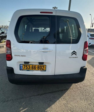 סיטרואן ברלינגו 2022 במחיר 71,800 ש״ח - תמונה 4 סיטרואן ברלינגו 2022 במחיר 71,800 ש״ח - תמונה 4