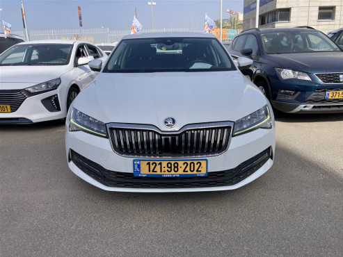 סקודה סופרב 2019 במחיר 104,800 ש״ח - תמונה 1 סקודה סופרב 2019 במחיר 104,800 ש״ח - תמונה 1