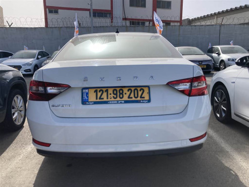 סקודה סופרב 2019 במחיר 104,800 ש״ח - תמונה 3 סקודה סופרב 2019 במחיר 104,800 ש״ח - תמונה 3