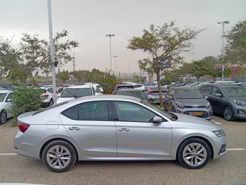 סקודה אוקטביה 2023 במחיר 110,100 ש״ח - תמונה 4 סקודה אוקטביה 2023 במחיר 110,100 ש״ח - תמונה 4