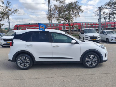 קיה נירו 2022 במחיר 106,900 ש״ח - תמונה 4