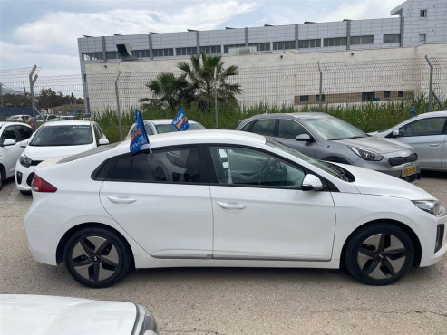 יונדאי איוניק 2022 במחיר 102,000 ש״ח - תמונה 4 יונדאי איוניק 2022 במחיר 102,000 ש״ח - תמונה 4