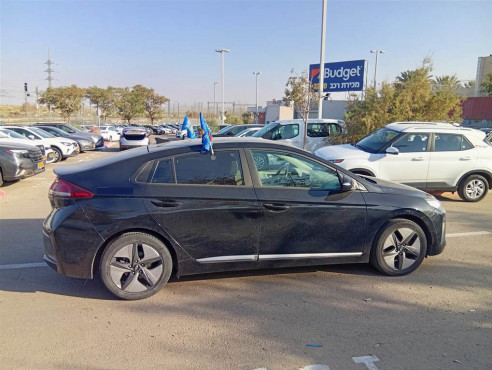 יונדאי איוניק 2022 במחיר 104,200 ש״ח - תמונה 2 יונדאי איוניק 2022 במחיר 104,200 ש״ח - תמונה 2