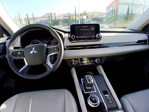 מיצובישי אאוטלנדר 2023 במחיר 149,096 ש״ח - תמונה 4 מיצובישי אאוטלנדר 2023 במחיר 149,096 ש״ח - תמונה 4