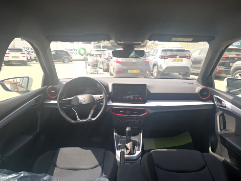 סיאט ארונה 2023 במחיר 105,000 ש״ח - תמונה 4