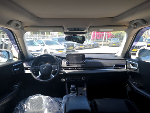 מיצובישי אאוטלנדר 2023 במחיר 149,000 ש״ח - תמונה 4 מיצובישי אאוטלנדר 2023 במחיר 149,000 ש״ח - תמונה 4