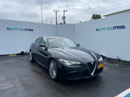אלפא רומיאו GIULIA 2017 במחיר 126,856 ש״ח - תמונה 12 אלפא רומיאו GIULIA 2017 במחיר 126,856 ש״ח - תמונה 12