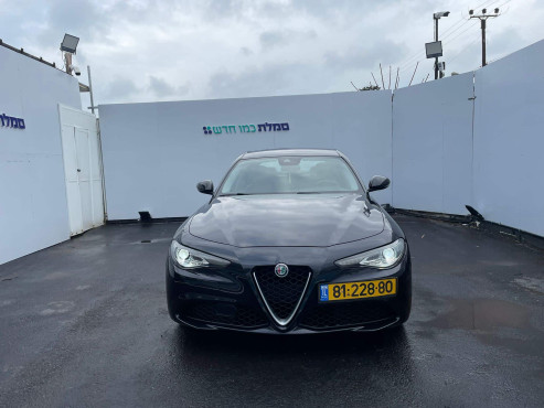אלפא רומיאו GIULIA 2017 במחיר 126,856 ש״ח - תמונה 13 אלפא רומיאו GIULIA 2017 במחיר 126,856 ש״ח - תמונה 13