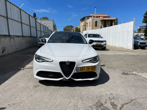 אלפא רומיאו GIULIA 2021 במחיר 238,000 ש״ח - תמונה 12 אלפא רומיאו GIULIA 2021 במחיר 238,000 ש״ח - תמונה 12