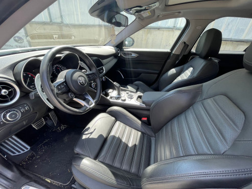 אלפא רומיאו GIULIA 2021 במחיר 238,000 ש״ח - תמונה 3 אלפא רומיאו GIULIA 2021 במחיר 238,000 ש״ח - תמונה 3
