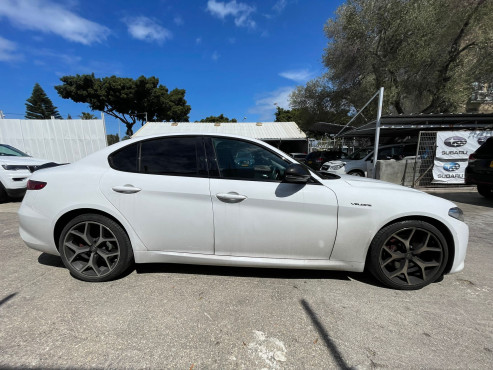 אלפא רומיאו GIULIA 2021 במחיר 238,000 ש״ח - תמונה 7 אלפא רומיאו GIULIA 2021 במחיר 238,000 ש״ח - תמונה 7