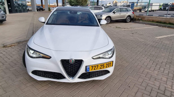 אלפא רומיאו GIULIA 2019 במחיר 101,000 ש״ח - תמונה 4 אלפא רומיאו GIULIA 2019 במחיר 101,000 ש״ח - תמונה 4