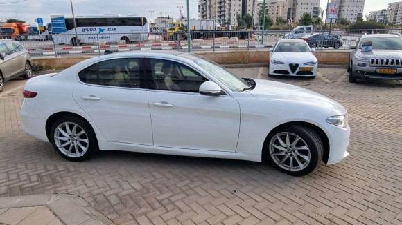 אלפא רומיאו GIULIA 2019 במחיר 101,000 ש״ח - תמונה 6 אלפא רומיאו GIULIA 2019 במחיר 101,000 ש״ח - תמונה 6
