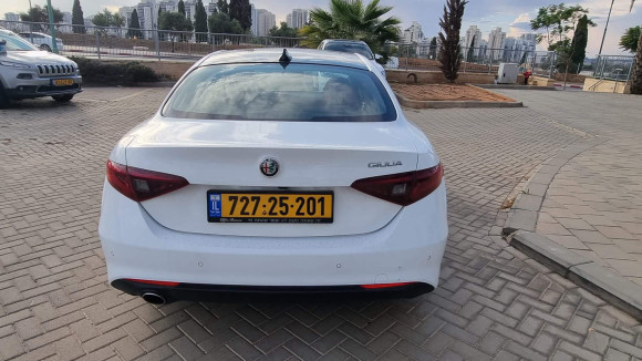 אלפא רומיאו GIULIA 2019 במחיר 101,000 ש״ח - תמונה 8 אלפא רומיאו GIULIA 2019 במחיר 101,000 ש״ח - תמונה 8