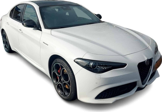 אלפא רומיאו GIULIA 2023 במחיר 249,900 ש״ח - תמונה 9 אלפא רומיאו GIULIA 2023 במחיר 249,900 ש״ח - תמונה 9