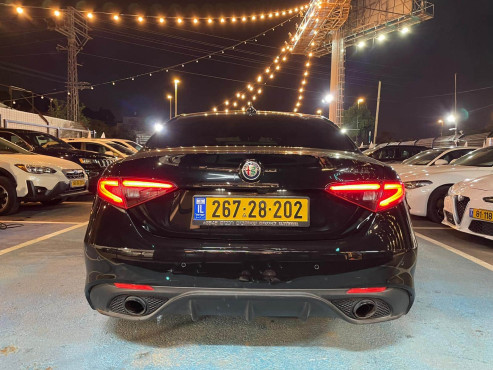 אלפא רומיאו GIULIA 2021 במחיר 244,000 ש״ח - תמונה 6 אלפא רומיאו GIULIA 2021 במחיר 244,000 ש״ח - תמונה 6