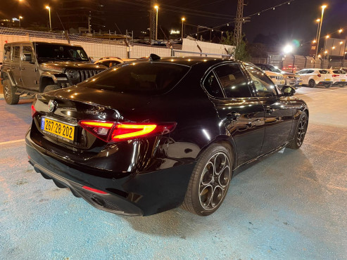 אלפא רומיאו GIULIA 2021 במחיר 244,000 ש״ח - תמונה 7 אלפא רומיאו GIULIA 2021 במחיר 244,000 ש״ח - תמונה 7