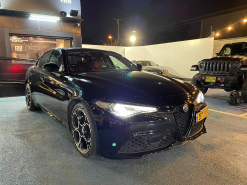 אלפא רומיאו GIULIA 2021 במחיר 244,000 ש״ח - תמונה 9 אלפא רומיאו GIULIA 2021 במחיר 244,000 ש״ח - תמונה 9