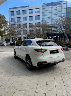 מזראטי לבנטה 2019 במחיר 411,000 ש״ח - תמונה 8 מזראטי לבנטה 2019 במחיר 411,000 ש״ח - תמונה 8