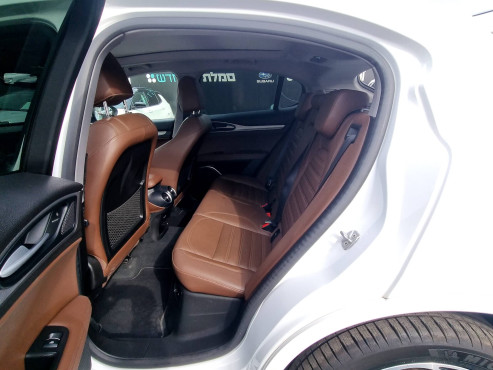 אלפא רומיאו STELVIO 2021 במחיר 219,900 ש״ח - תמונה 2 אלפא רומיאו STELVIO 2021 במחיר 219,900 ש״ח - תמונה 2