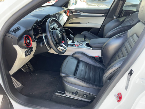 אלפא רומיאו STELVIO 2021 במחיר 236,389 ש״ח - תמונה 3 אלפא רומיאו STELVIO 2021 במחיר 236,389 ש״ח - תמונה 3