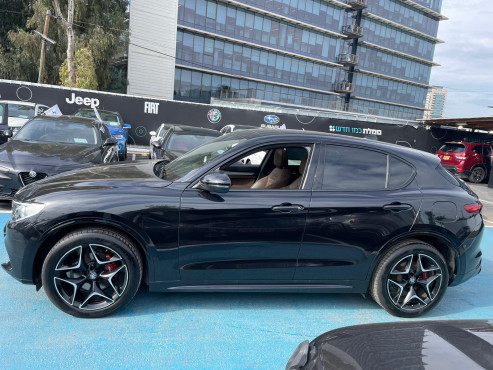 אלפא רומיאו STELVIO 2021 במחיר 249,000 ש״ח - תמונה 5 אלפא רומיאו STELVIO 2021 במחיר 249,000 ש״ח - תמונה 5