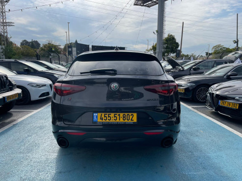 אלפא רומיאו STELVIO 2021 במחיר 249,000 ש״ח - תמונה 7 אלפא רומיאו STELVIO 2021 במחיר 249,000 ש״ח - תמונה 7