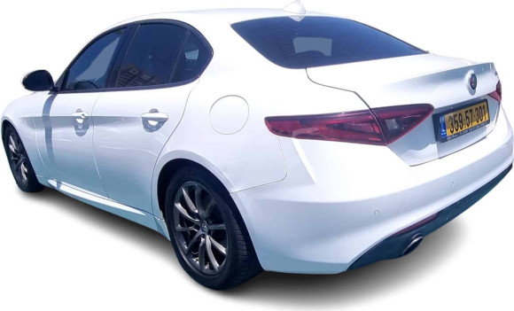 אלפא רומיאו GIULIA 2018 במחיר 95,900 ש״ח - תמונה 6 אלפא רומיאו GIULIA 2018 במחיר 95,900 ש״ח - תמונה 6