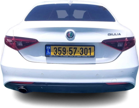 אלפא רומיאו GIULIA 2018 במחיר 95,900 ש״ח - תמונה 7 אלפא רומיאו GIULIA 2018 במחיר 95,900 ש״ח - תמונה 7