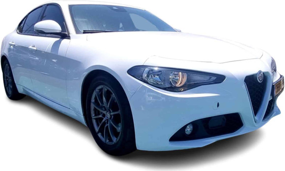 אלפא רומיאו GIULIA 2018 במחיר 95,900 ש״ח - תמונה 9 אלפא רומיאו GIULIA 2018 במחיר 95,900 ש״ח - תמונה 9