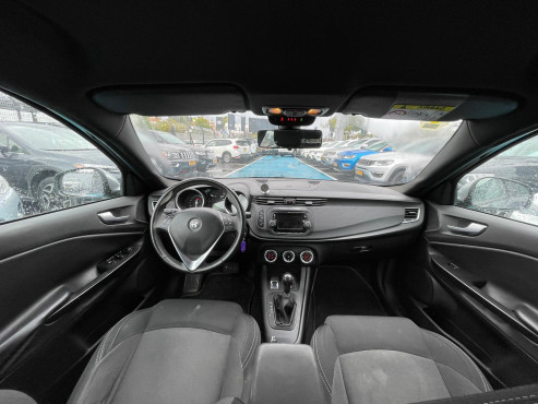 אלפא רומיאו GIULIETTA 2017 במחיר 77,000 ש״ח - תמונה 2 אלפא רומיאו GIULIETTA 2017 במחיר 77,000 ש״ח - תמונה 2