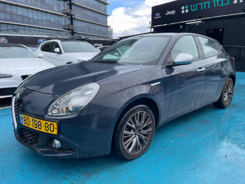 אלפא רומיאו GIULIETTA 2017 במחיר 77,000 ש״ח - תמונה 4 אלפא רומיאו GIULIETTA 2017 במחיר 77,000 ש״ח - תמונה 4