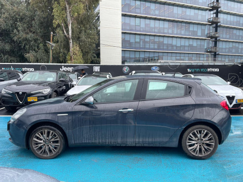אלפא רומיאו GIULIETTA 2017 במחיר 77,000 ש״ח - תמונה 5 אלפא רומיאו GIULIETTA 2017 במחיר 77,000 ש״ח - תמונה 5