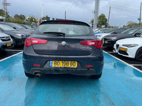 אלפא רומיאו GIULIETTA 2017 במחיר 77,000 ש״ח - תמונה 7 אלפא רומיאו GIULIETTA 2017 במחיר 77,000 ש״ח - תמונה 7