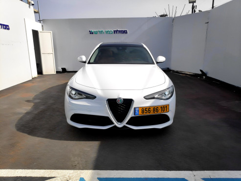 אלפא רומיאו GIULIA 2020 במחיר 210,100 ש״ח - תמונה 11