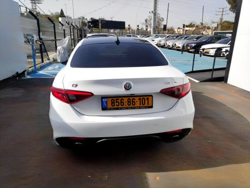 אלפא רומיאו GIULIA 2020 במחיר 210,100 ש״ח - תמונה 8