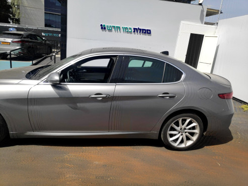 אלפא רומיאו GIULIA 2020 במחיר 163,317 ש״ח - תמונה 4 אלפא רומיאו GIULIA 2020 במחיר 163,317 ש״ח - תמונה 4