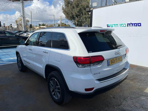 ג'יפ גרנד שירוקי 2022 במחיר 299,900 ש״ח - תמונה 7 ג'יפ גרנד שירוקי 2022 במחיר 299,900 ש״ח - תמונה 7